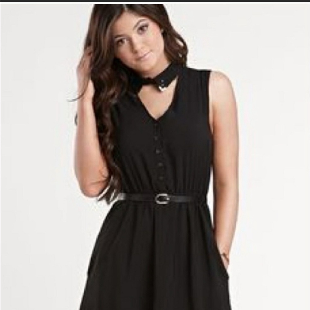 Kendall and Kylie black dress